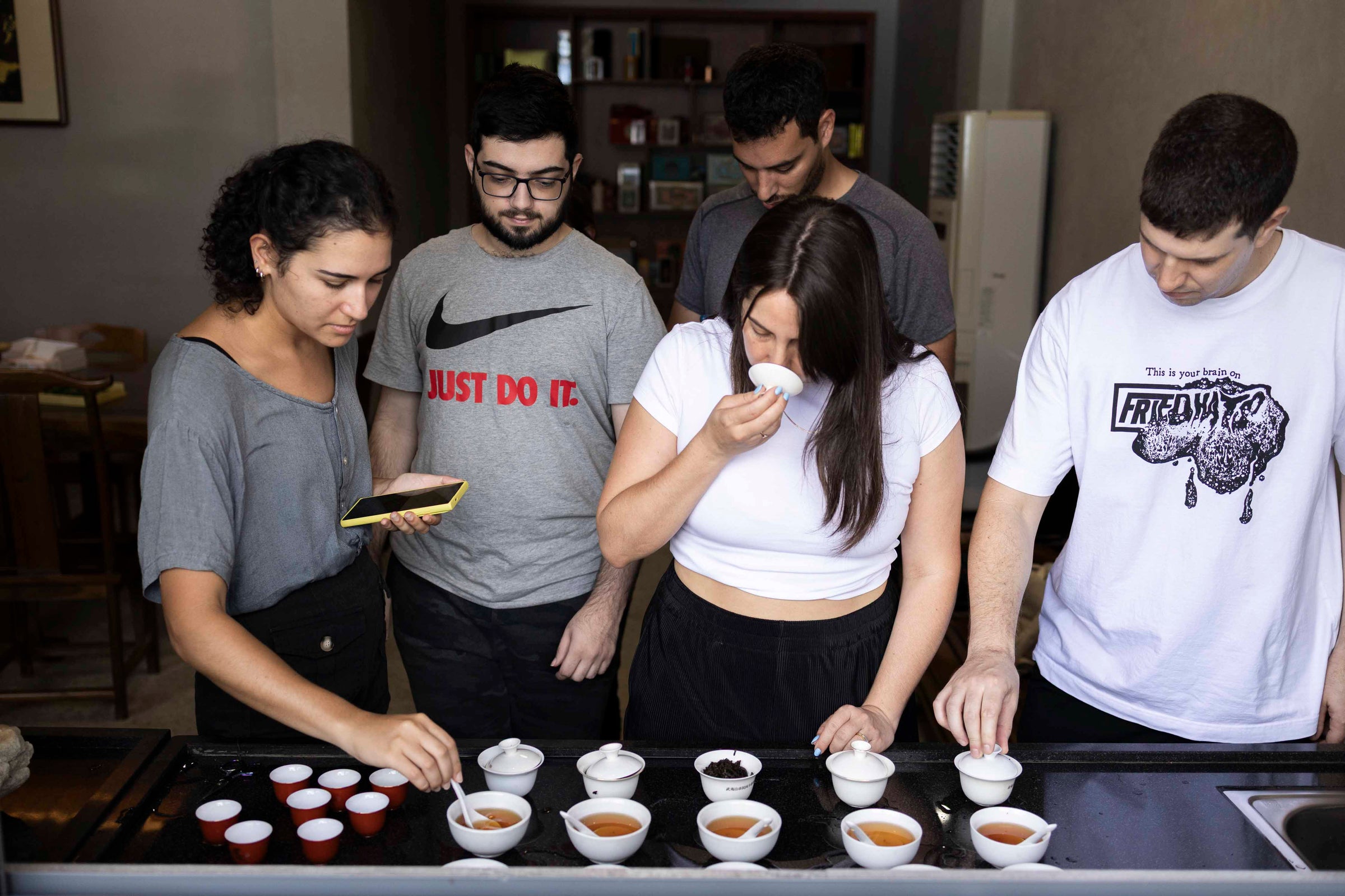 Hands on tea tasting experience in a tea masterclass in Wuyi Yancha factory